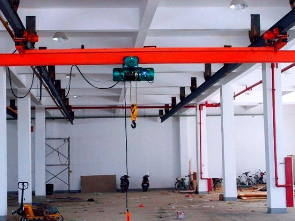 單梁起重機(jī)架設(shè)時的注意事項
